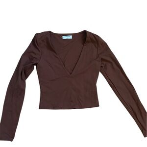 ARITZIA BABATON CONTOUR CHOCOLATE BROWN V NECK TOP🤎🍫